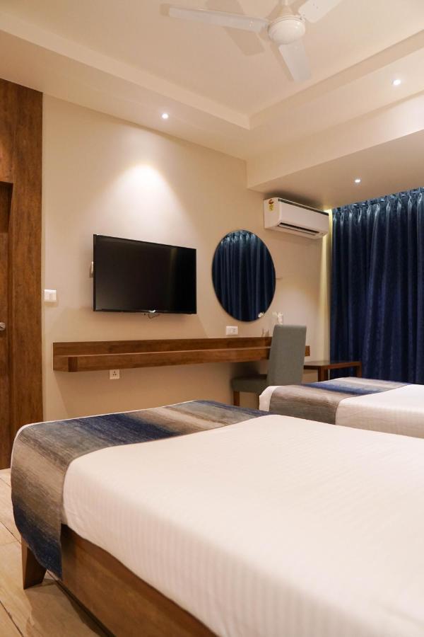 Cosmique Clarks Inn Suites Goa Madgaon Luaran gambar