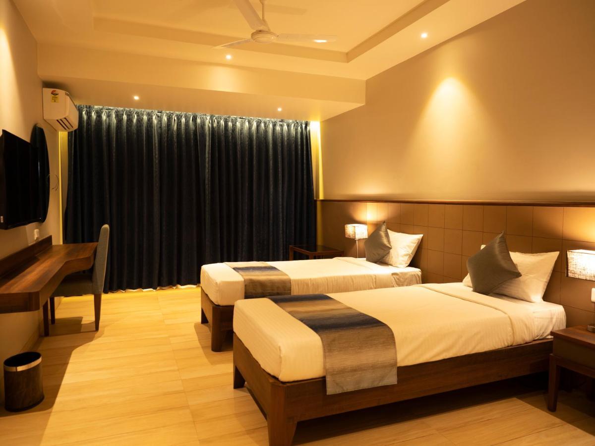 Cosmique Clarks Inn Suites Goa Madgaon Luaran gambar