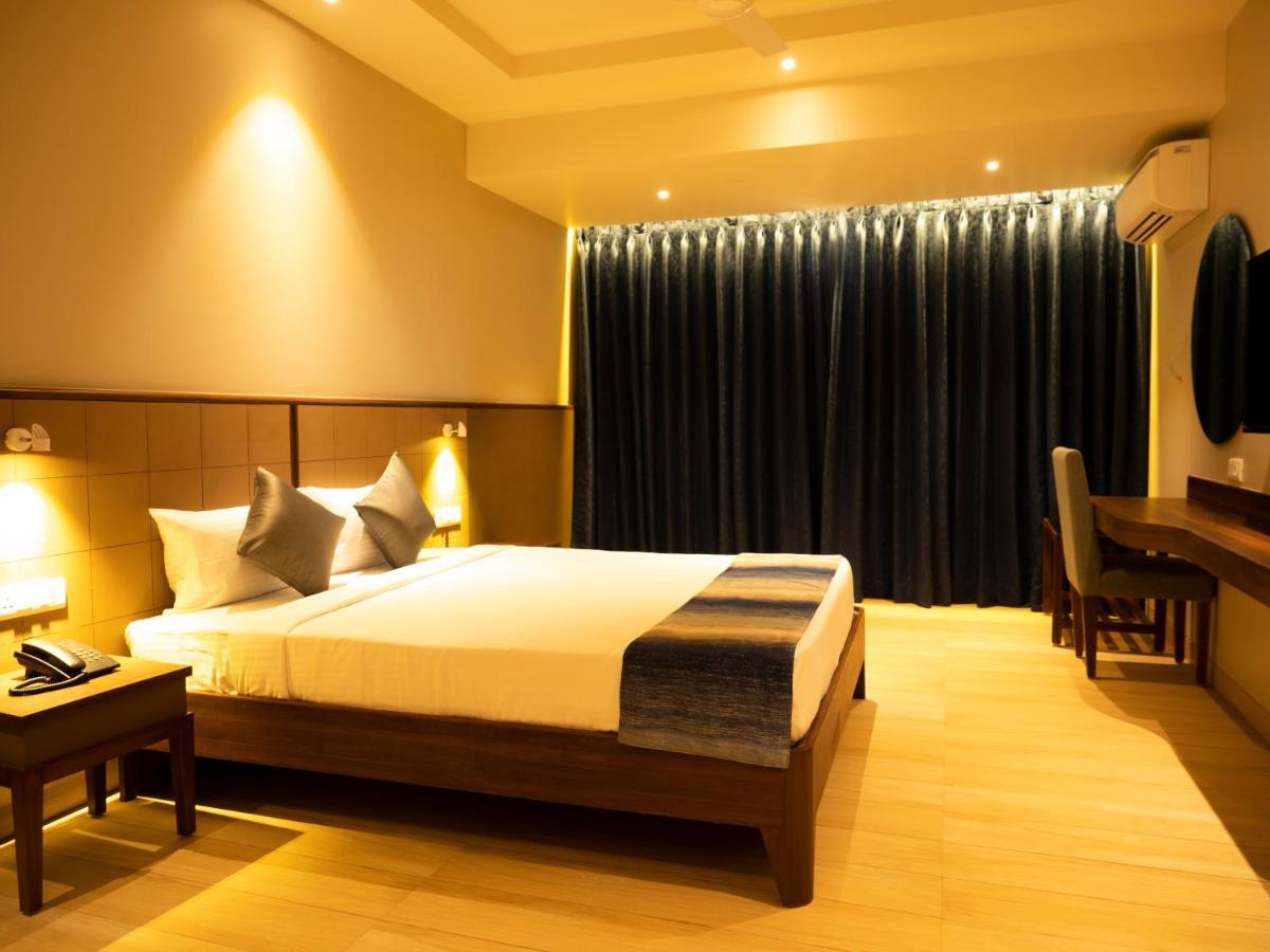 Cosmique Clarks Inn Suites Goa Madgaon Luaran gambar