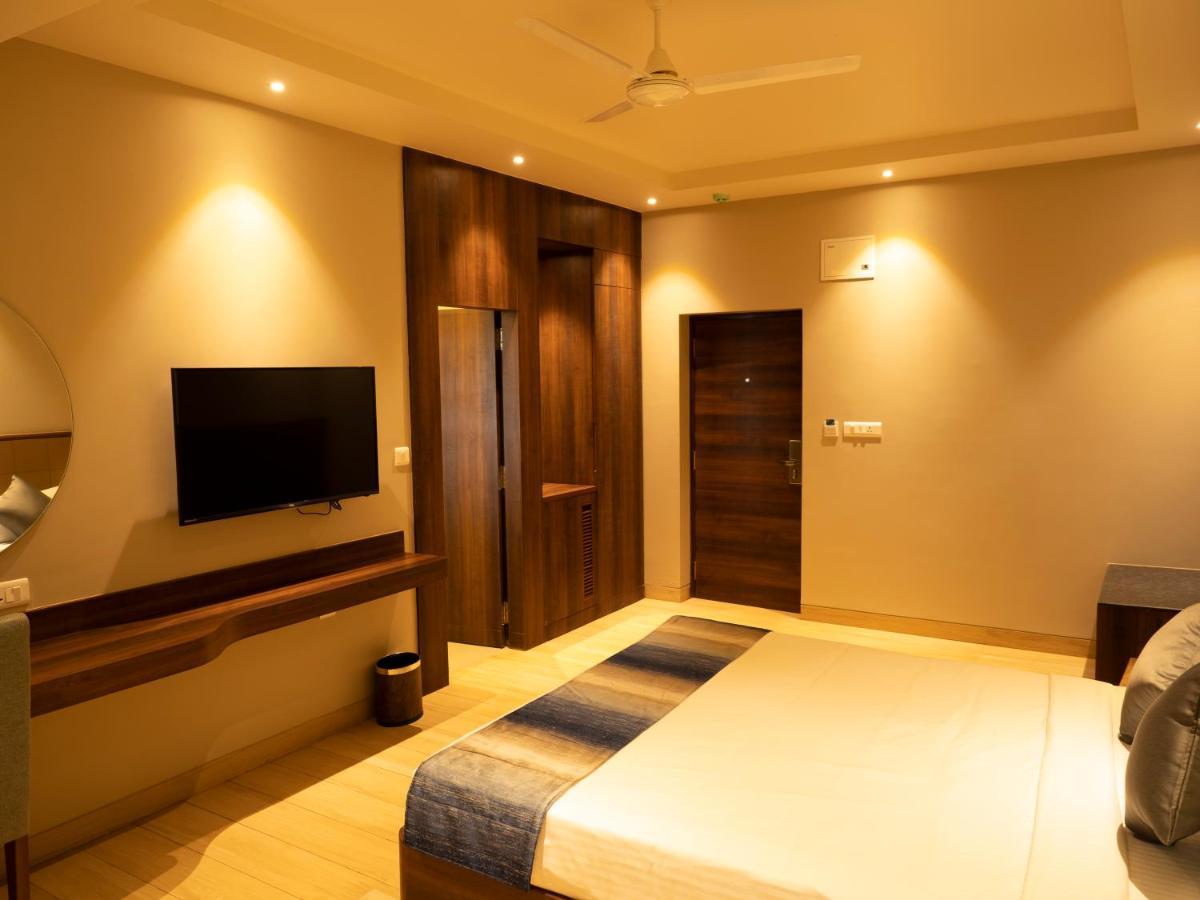 Cosmique Clarks Inn Suites Goa Madgaon Luaran gambar